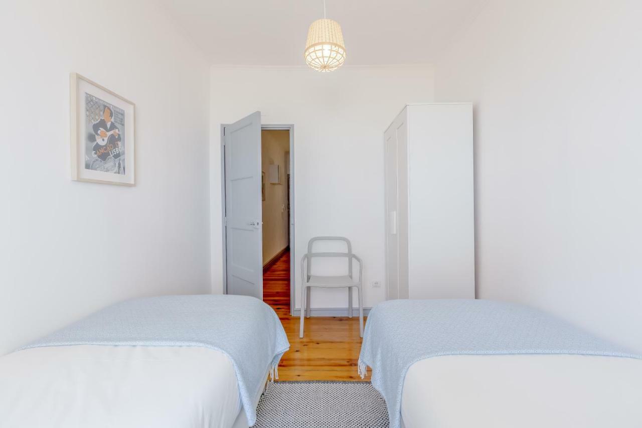 Bright & Spacious Alfama Apartment, By Timecooler Lisbona Esterno foto