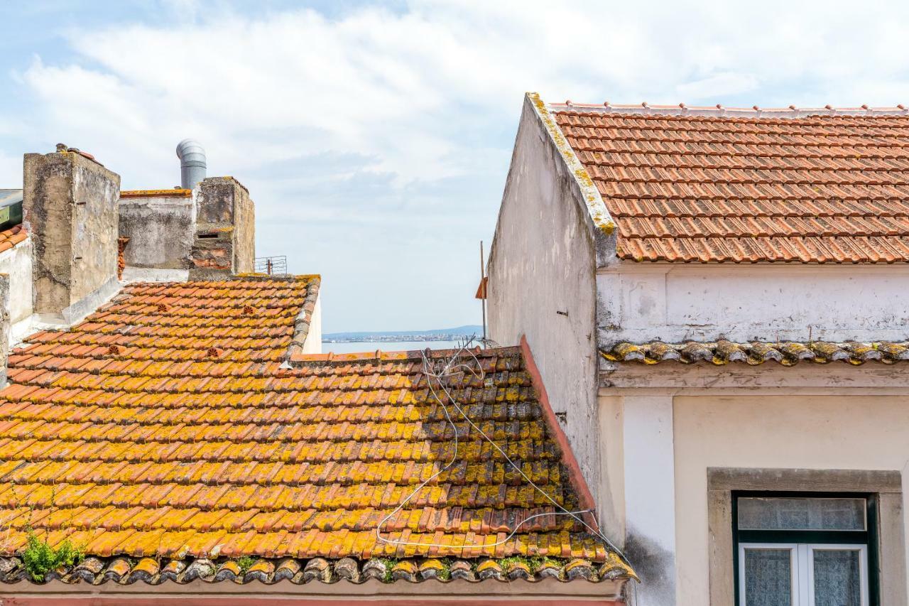Bright & Spacious Alfama Apartment, By Timecooler Lisbona Esterno foto