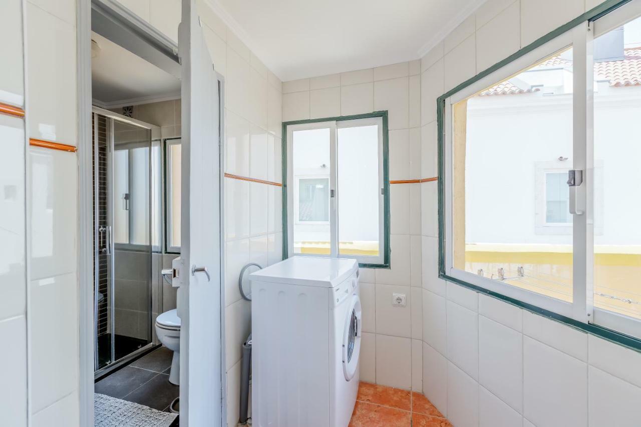 Bright & Spacious Alfama Apartment, By Timecooler Lisbona Esterno foto
