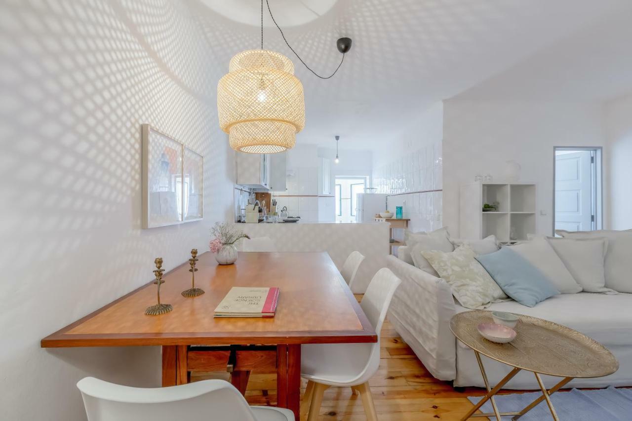 Bright & Spacious Alfama Apartment, By Timecooler Lisbona Esterno foto